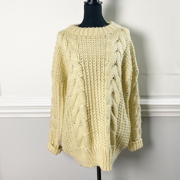 Urban Outfitters Oversize Cable Knit Sweater - Picture 3 of 7